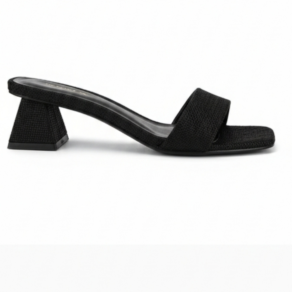 NWOT RAYE BLACK Mule Sandals Sz 7